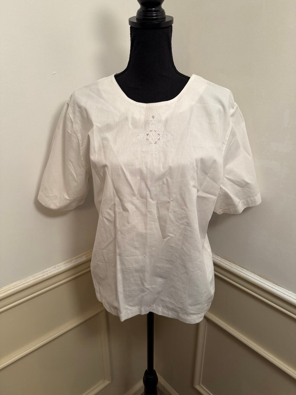 Vintage K.B. Lawrence White Cotton Embroidered Short Sleeve Boho Cottagecore Top